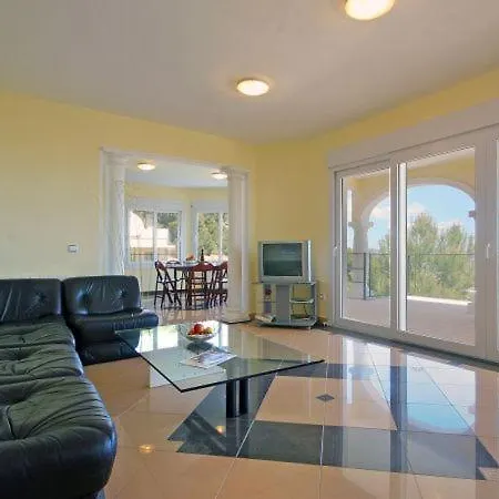 Sleeps 6 Pool * 칼페